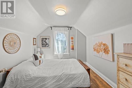1378 Cannon Street E, Hamilton, ON - Indoor Photo Showing Bedroom
