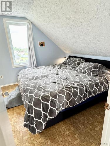 298 Government Rd E, Kapuskasing, ON - Indoor Photo Showing Bedroom