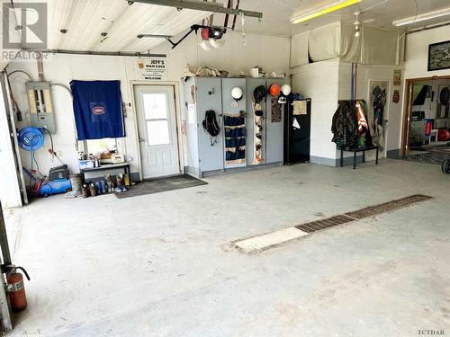 298 Government Rd E, Kapuskasing, ON - Indoor Photo Showing Garage