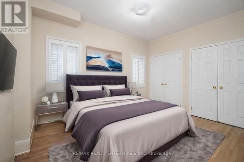 1073 Lorne Park Road, Mississauga, ON - Indoor Photo Showing Bedroom