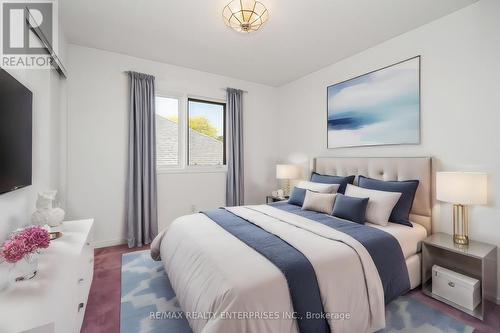 1073 Lorne Park Road, Mississauga, ON - Indoor Photo Showing Bedroom