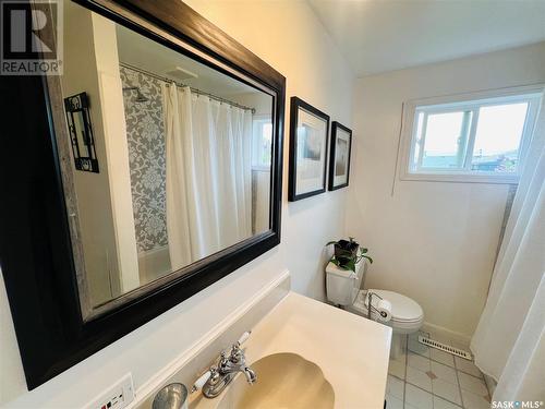 407 Mccurdy Street, Morse, SK - Indoor Photo Showing Bathroom