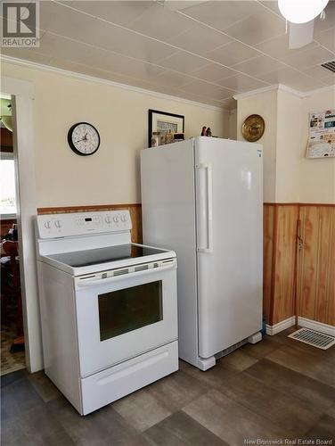 2208 Route 755, Oak Bay, NB - Indoor Photo Showing Kitchen