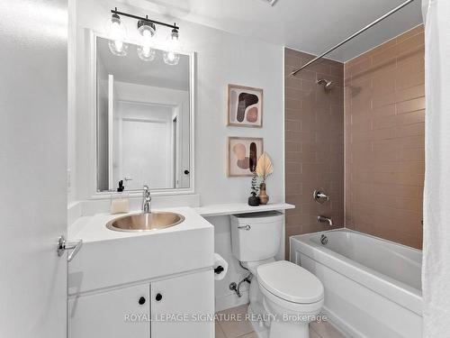 1001-10 Navy Wharf Crt, Toronto, ON - Indoor Photo Showing Bathroom