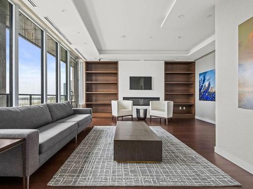 3902E-1926 Lake Shore Blvd W, Toronto, ON - Indoor Photo Showing Living Room