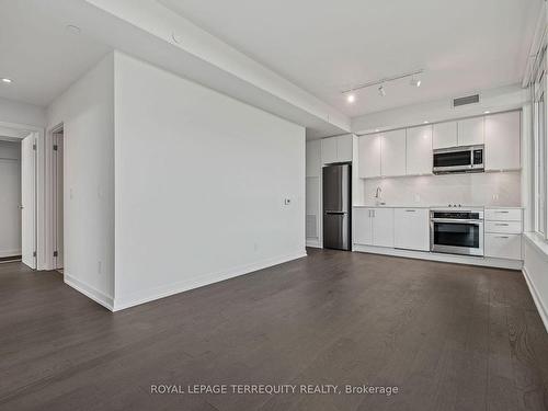 3902E-1926 Lake Shore Blvd W, Toronto, ON - Indoor Photo Showing Kitchen