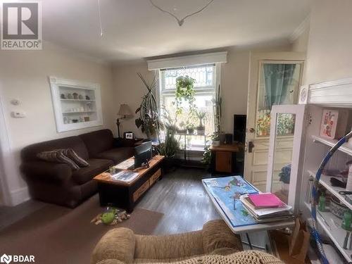 161 Foster Avenue, Belleville, ON - Indoor Photo Showing Living Room