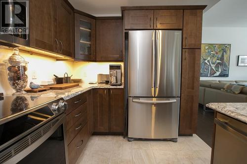 969 Queen St E # 403, Sault Ste. Marie, ON - Indoor Photo Showing Kitchen