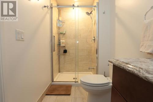 969 Queen St E # 403, Sault Ste. Marie, ON - Indoor Photo Showing Bathroom