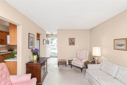 153 Limeridge Road W|Unit #6, Hamilton, ON - Indoor Photo Showing Living Room