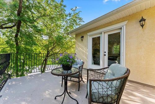 215 Lyndale Drive, Winnipeg, MB - Outdoor