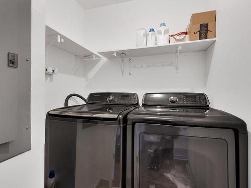 Laundry room - 410-4475 Boul. St-Jean, Dollard-Des-Ormeaux, QC - Indoor Photo Showing Laundry Room