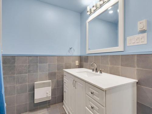 Bathroom - 410-4475 Boul. St-Jean, Dollard-Des-Ormeaux, QC - Indoor Photo Showing Other Room