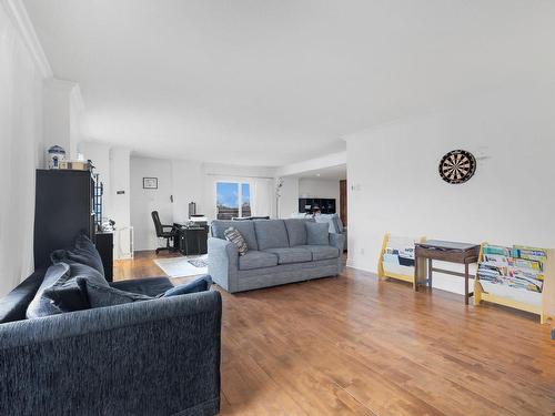 Living room - 410-4475 Boul. St-Jean, Dollard-Des-Ormeaux, QC - Indoor Photo Showing Living Room