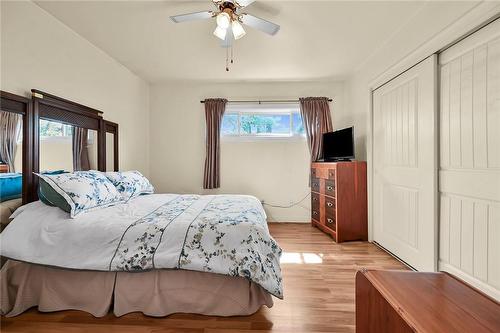 288 Tolton Avenue, Hamilton, ON - Indoor Photo Showing Bedroom