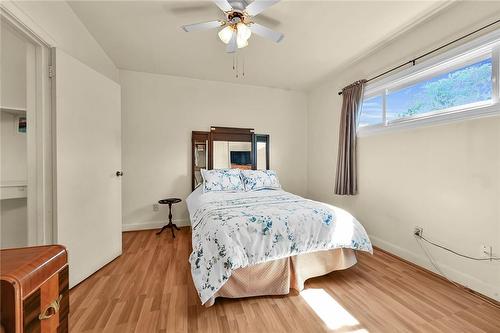 288 Tolton Avenue, Hamilton, ON - Indoor Photo Showing Bedroom