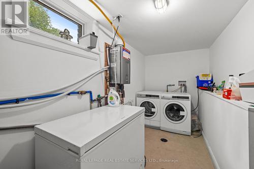 76 Givins Street, Toronto (Trinity-Bellwoods), ON - Indoor Photo Showing Laundry Room