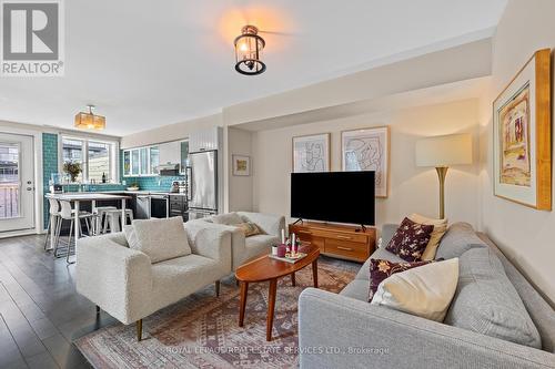 76 Givins Street, Toronto (Trinity-Bellwoods), ON - Indoor Photo Showing Living Room