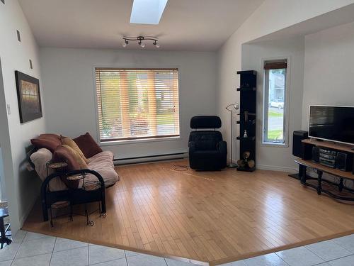 Salon - 8075 8E Allée, Drummondville, QC - Indoor Photo Showing Living Room