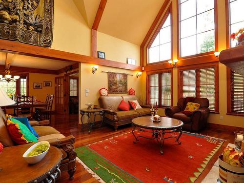 Salon - 255 Ch. Des Cerfs, Mont-Tremblant, QC - Indoor Photo Showing Living Room