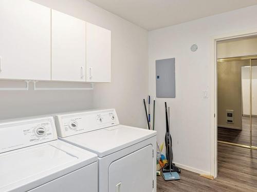 205C-540 Al Wilson Grove, Duncan, BC - Indoor Photo Showing Laundry Room