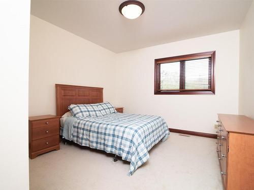 Fr4 Mccallum Point Road, Kenora, ON - Indoor Photo Showing Bedroom