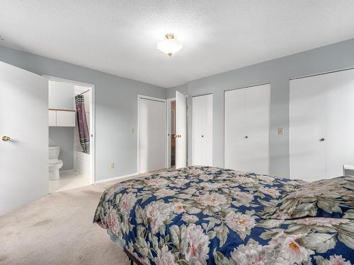 1619 Cariboo Hwy 97, Clinton, BC - Indoor Photo Showing Bedroom