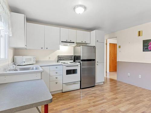 Kitchen - 255  - 255A Ch. Du Canal, Beauharnois, QC - Indoor Photo Showing Kitchen