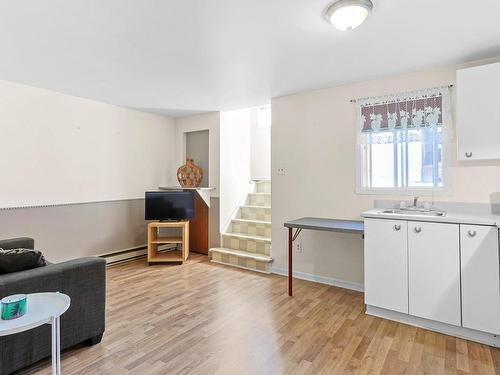 Living room - 255  - 255A Ch. Du Canal, Beauharnois, QC - Indoor Photo Showing Kitchen