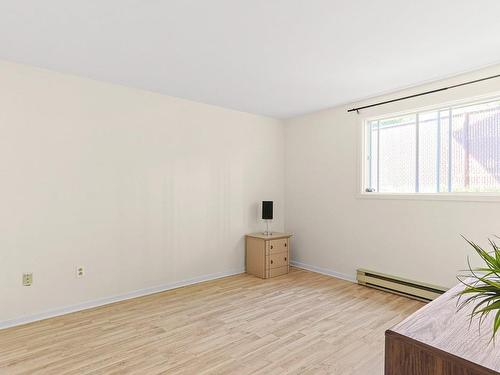 Master bedroom - 255  - 255A Ch. Du Canal, Beauharnois, QC - Indoor Photo Showing Other Room