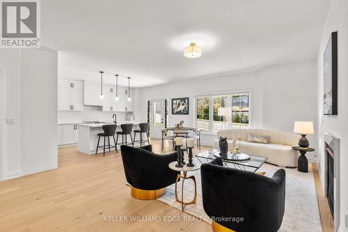 4 Santa Barbara Lane, Halton Hills, ON - Indoor Photo Showing Living Room