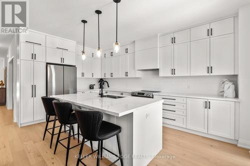 4 Santa Barbara Lane, Halton Hills, ON - Indoor Photo Showing Kitchen With Double Sink With Upgraded Kitchen