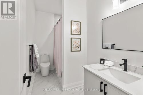 4 Santa Barbara Lane, Halton Hills, ON - Indoor Photo Showing Bathroom