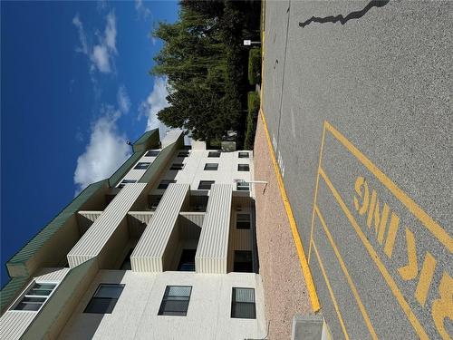 205-150 Skaha Place, Penticton, BC - Outdoor