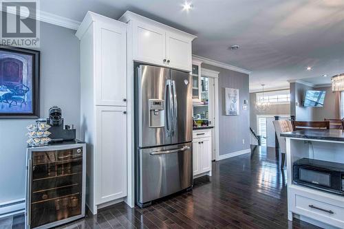 4 Decatur Place, Paradise, NL - Indoor Photo Showing Kitchen With Stainless Steel Kitchen