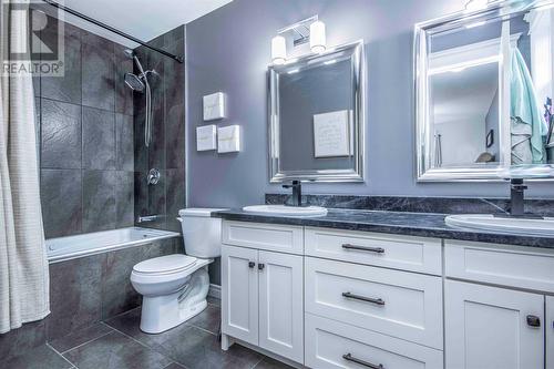 4 Decatur Place, Paradise, NL - Indoor Photo Showing Bathroom