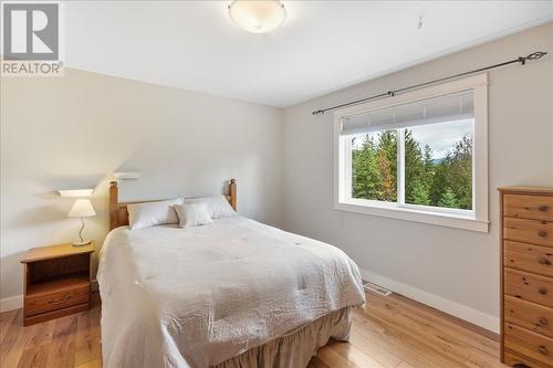 804 Fernwood Drive, Castlegar, BC - Indoor Photo Showing Bedroom