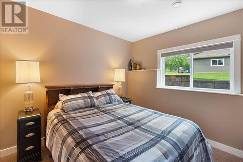 804 Fernwood Drive, Castlegar, BC - Indoor Photo Showing Bedroom