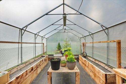 804 Fernwood Drive, Castlegar, BC - Indoor Photo Showing Other Room