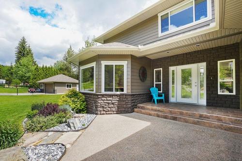 804 Fernwood Drive, Castlegar, BC - Outdoor