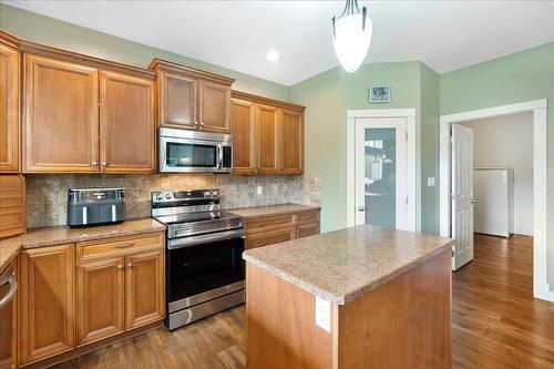 804 Fernwood Drive, Castlegar, BC - Indoor Photo Showing Kitchen