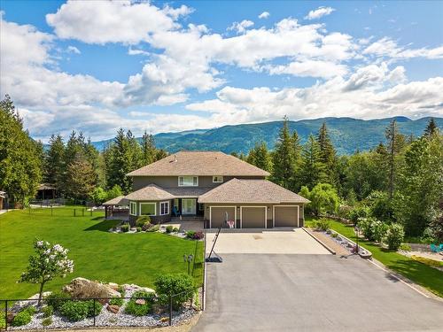 804 Fernwood Drive, Castlegar, BC - Outdoor With View