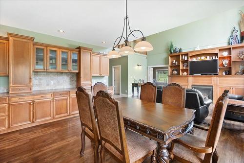 804 Fernwood Drive, Castlegar, BC - Indoor Photo Showing Dining Room