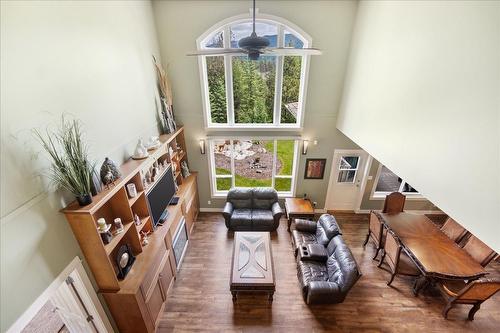 804 Fernwood Drive, Castlegar, BC - Indoor Photo Showing Other Room