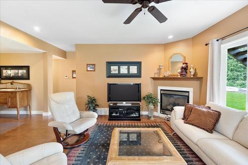 804 Fernwood Drive, Castlegar, BC - Indoor Photo Showing Living Room With Fireplace