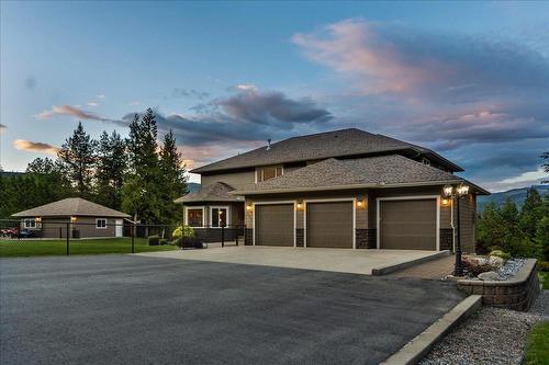 804 Fernwood Drive, Castlegar, BC - Outdoor