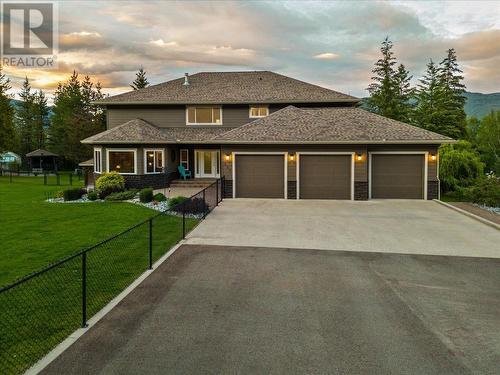 804 Fernwood Drive, Castlegar, BC - Outdoor