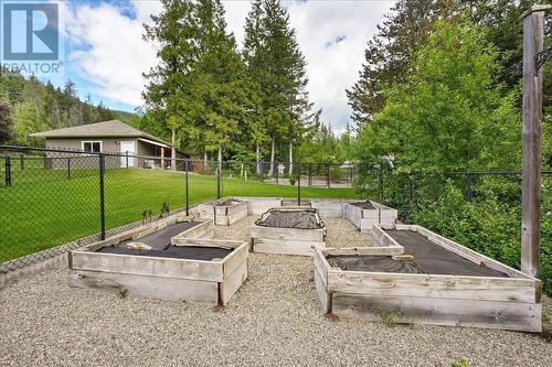 804 Fernwood Drive, Castlegar, BC - Outdoor