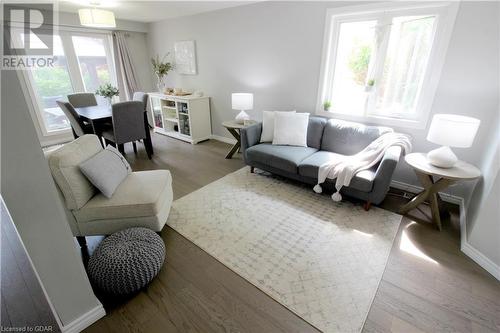 12 Robertson Street, Fergus, ON - Indoor Photo Showing Living Room