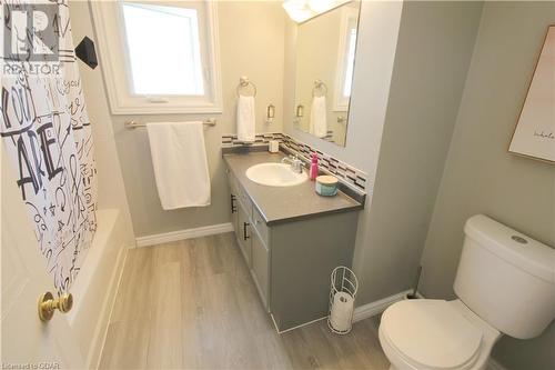 12 Robertson Street, Fergus, ON - Indoor Photo Showing Bathroom